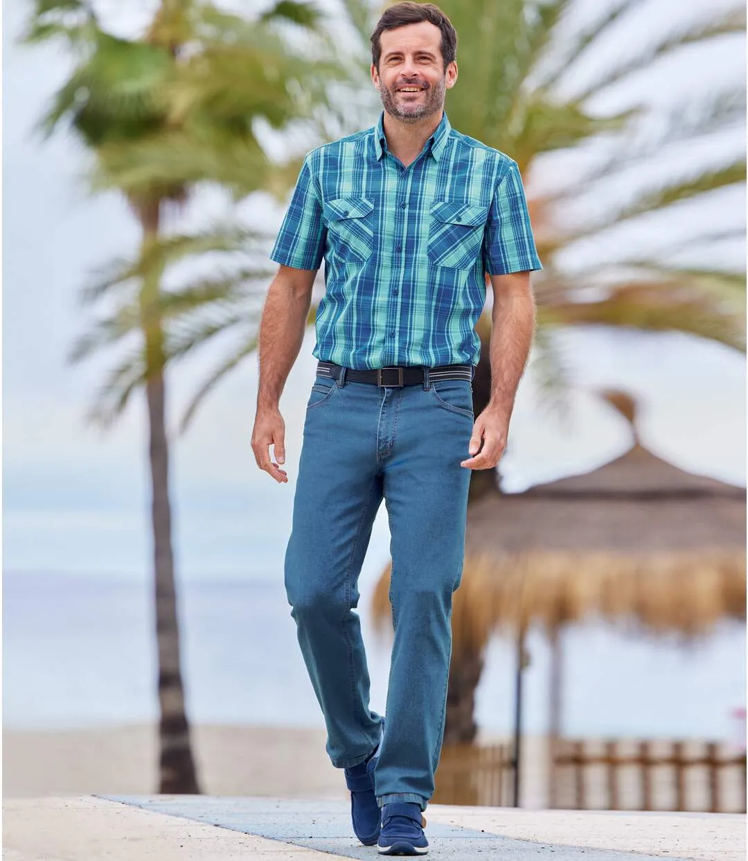 Blaue Regular-Jeans mit Stretch-Effekt