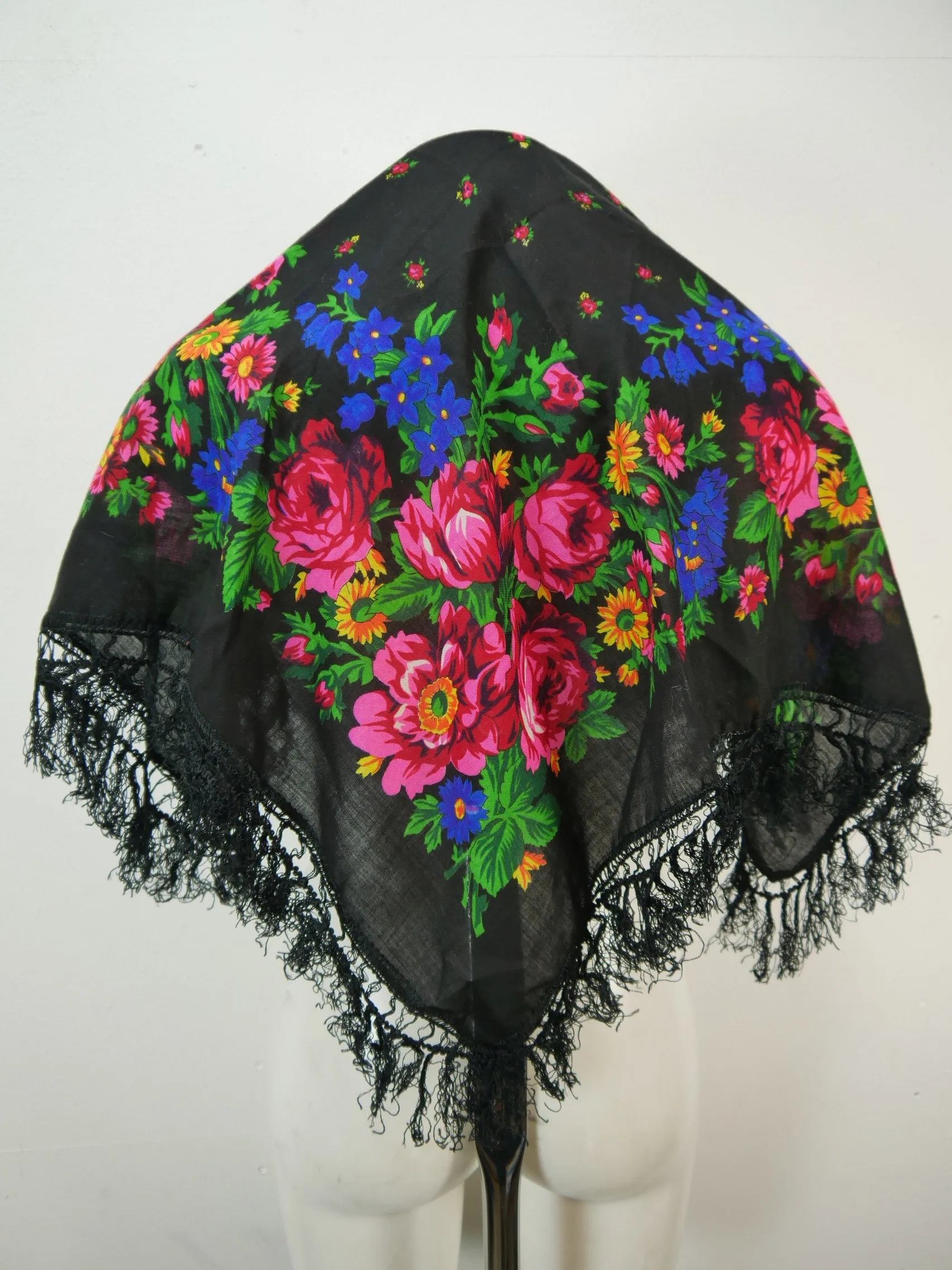 Fantastisches Trachtentuch schwarz Wolle Schultertuch mit Blumenmuster