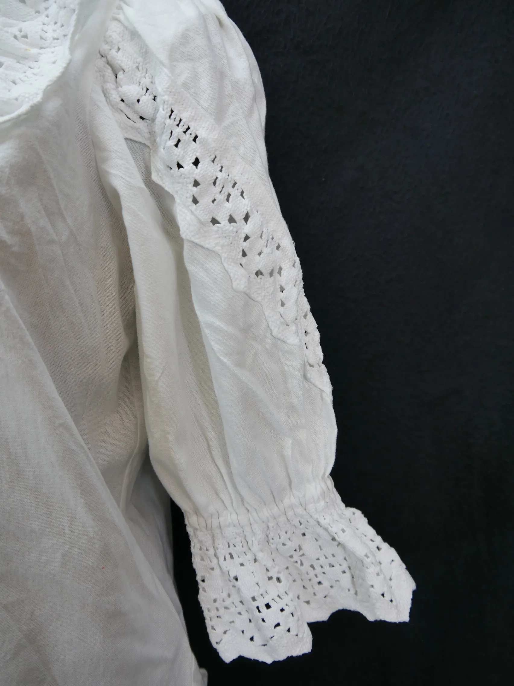 Gr.40 Trachtenbluse weiß Bluse Leinenmischung mit toller Spitze TB6232