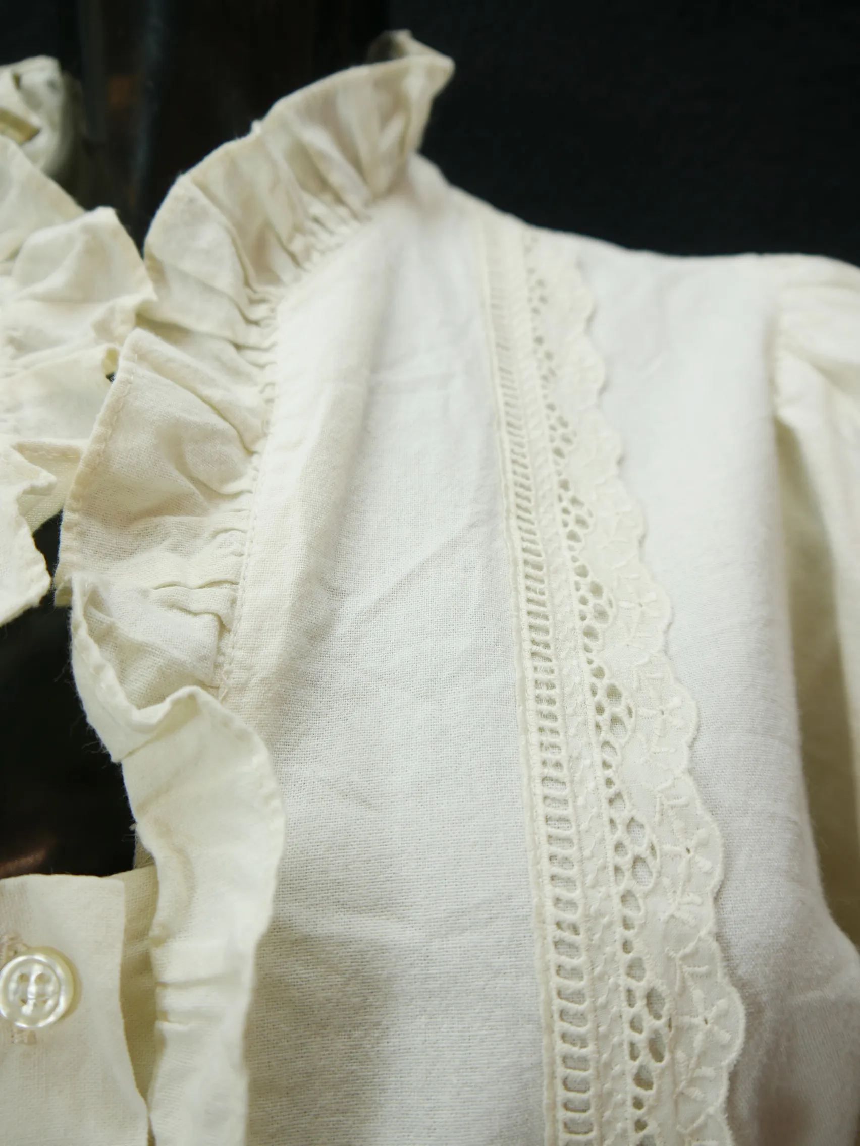 Gr.44 Trachtenbluse creme Bluse Alphorn Baumwolle mit Spitze und Rüschen TB6155