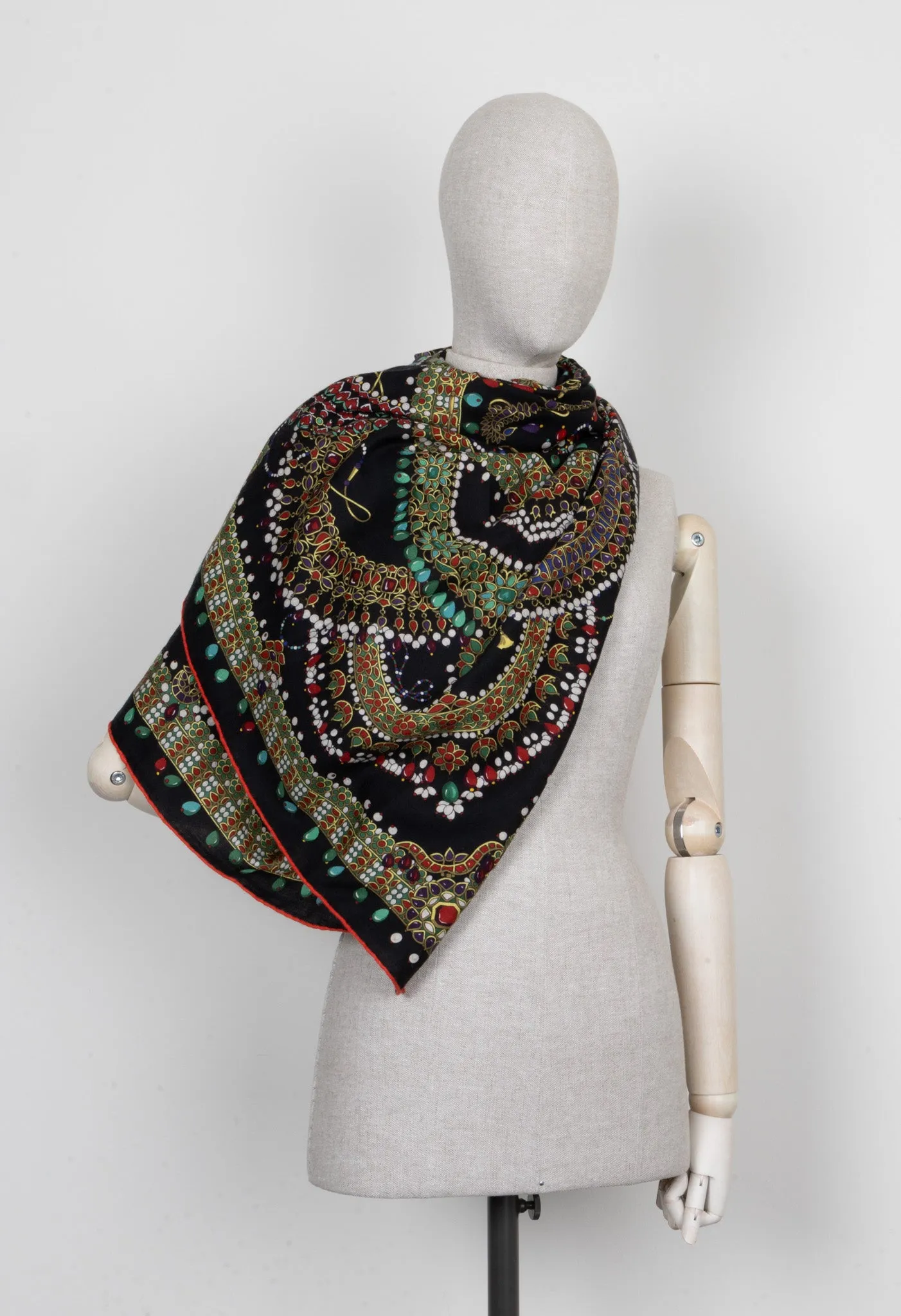 HERMS Parures De Maharajas Scarf 140 Cashmere Black