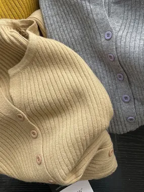 Langärmlige, dünne, lässige Strickjacke