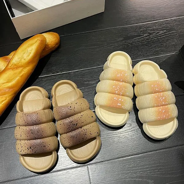 Lustige süße Brot-Mode-Hausschuhe