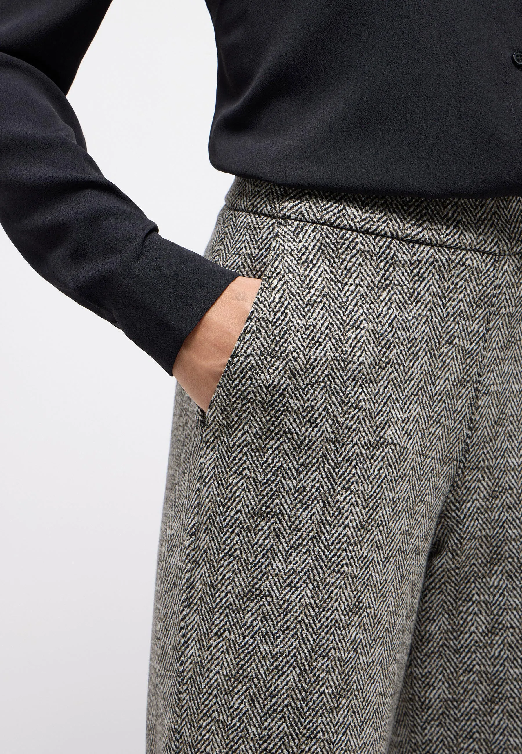 Lässige Freizeithose in Fischgräten-Optik